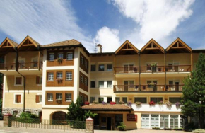 Hotel Villa Rosa Campitello Die Fassa
